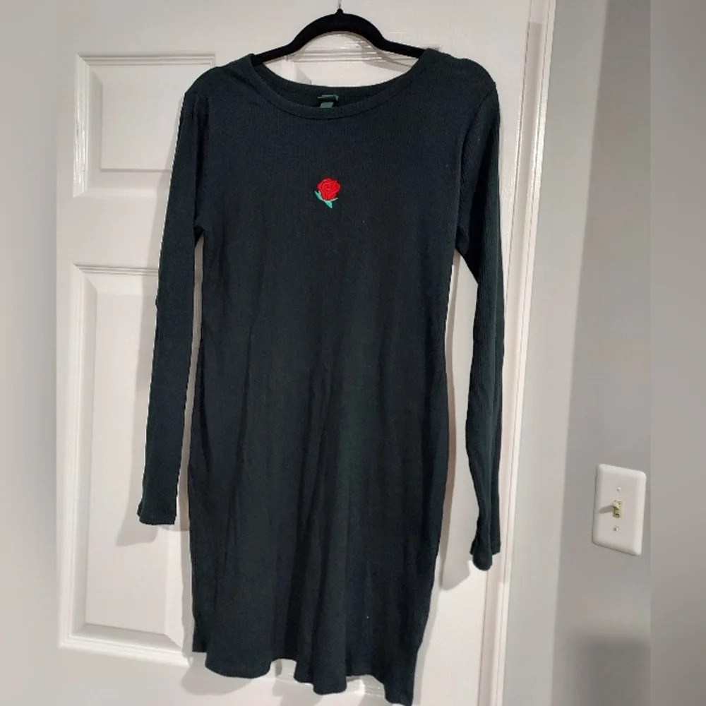 Wild Fable Black Ribbed with Red Rose Long Sleeve Dress in Size XXL